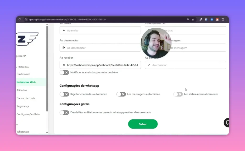 Painel Z-API mostrando o campo 'Ao receber' com a URL do webhook, opções de configurações do WhatsApp e botão 'Salvar'.